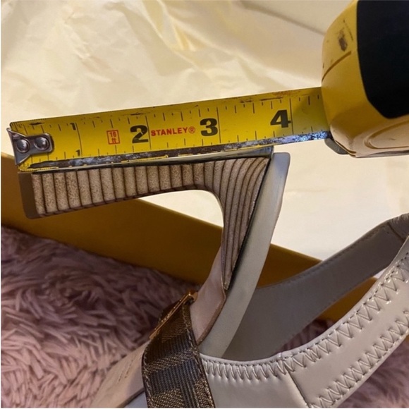 Authentic Fendi - Picture 6 of 6